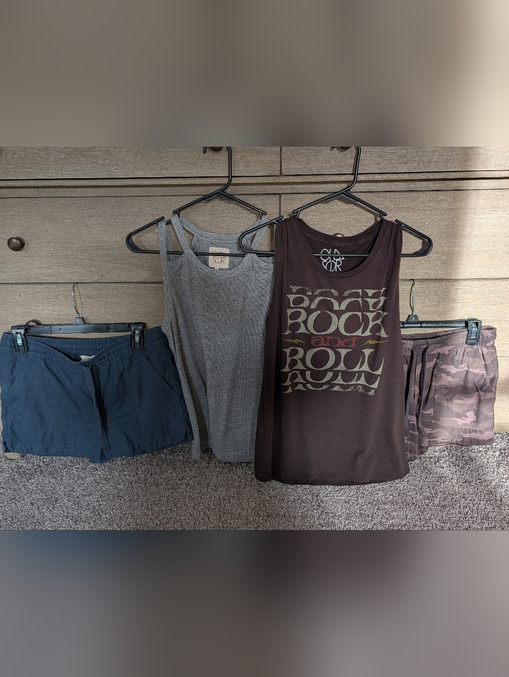 Char Sor Graphic Tank Top, Athleta Camo short, Char Sor Gray Tank, JCrew Short